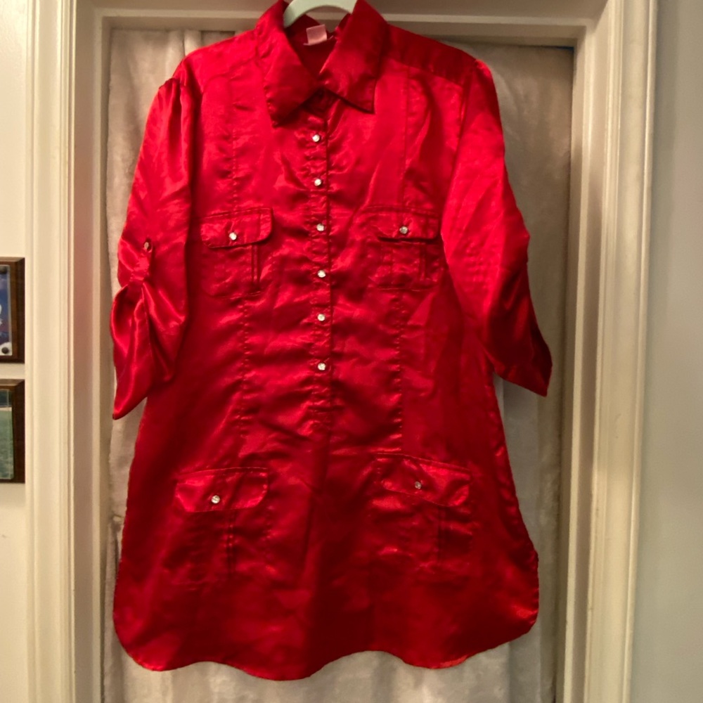 Red shiny blouse. Size 2X